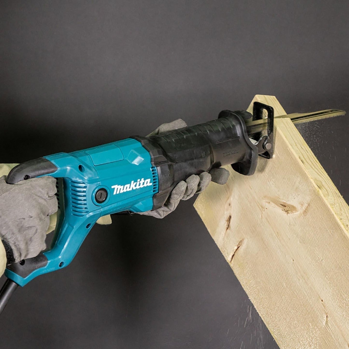 Makita JR3051TK 1200W 240V Reciprocating Saw – High-Power Cutting Performance with Carry Case